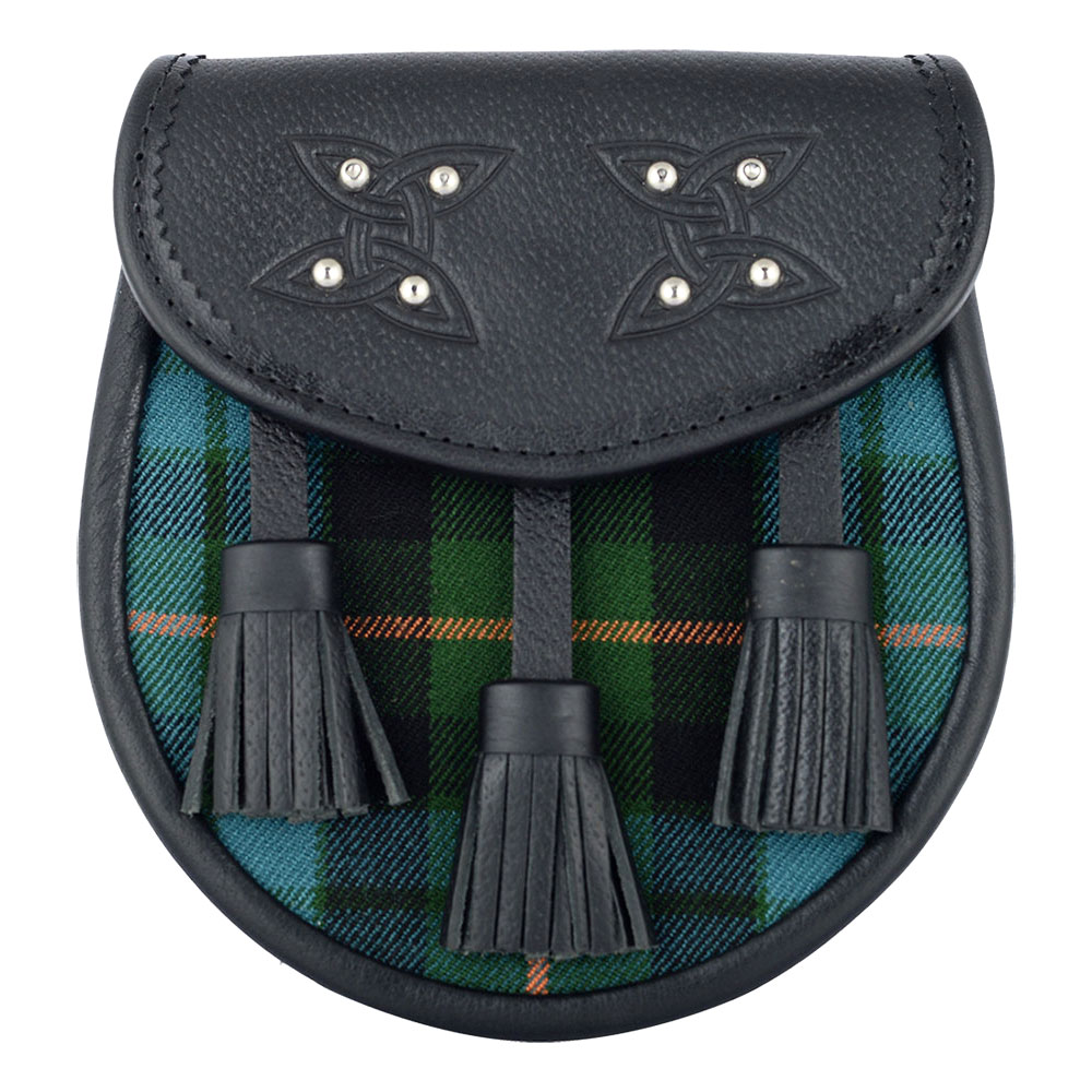 Gunn-ancient-tartan-black-leather-sporran-front- Scottish Sporran Gunn Ancient Tartan Black Leather - Image 1